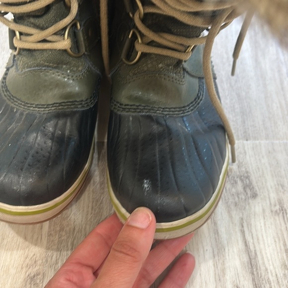 Sorel Green tofino Winter Rain Boots Waterproof Insulated size 6 like new - Picture 3 of 6